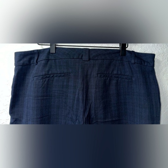 Van Heusen Women's Stretch Extensible Dress Pants - Picture 4 of 8